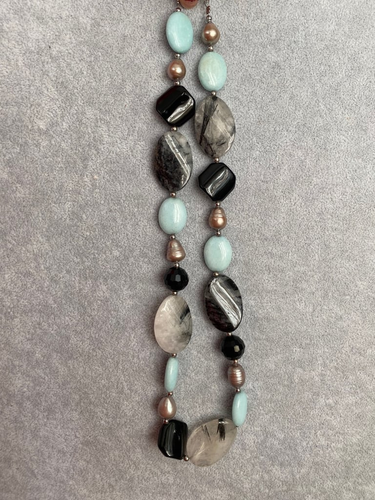 Vintage Pearl and stone necklace 