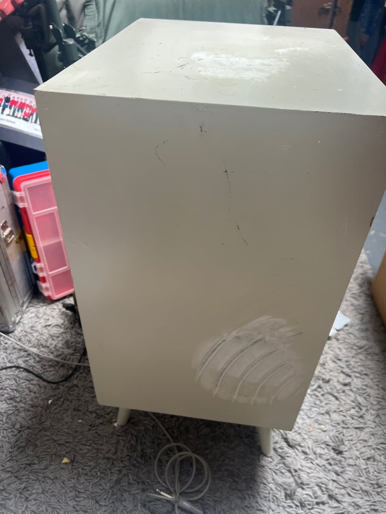 Retro Robot Bedside Table – Needs TLC