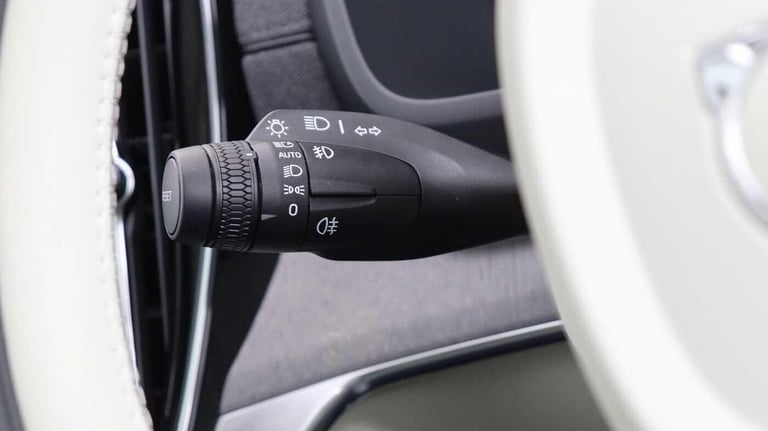 2025 Volvo XC90 T8 AWD PHEV Ultra Dark (Blond, Sunroof, Bowers &amp; Wilkins, 360 Camera) ESTATE ...