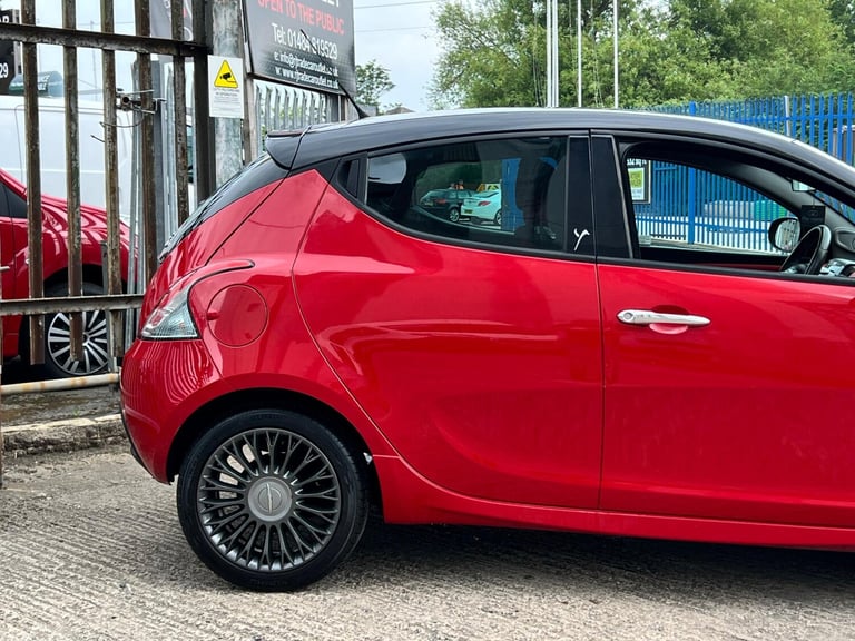 2012 Chrysler Ypsilon 1.2 Black and Red 5dr HATCHBACK PETROL Manual