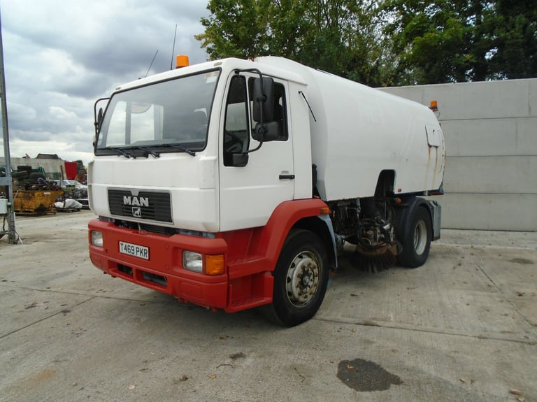 image for 1999 MAN 18 224 SWEEPER