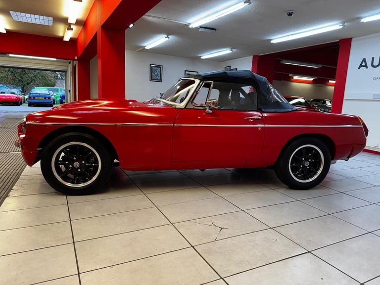 1981 MG MGB V8 CONVERTIBLE SEBRING REP Petrol Manual