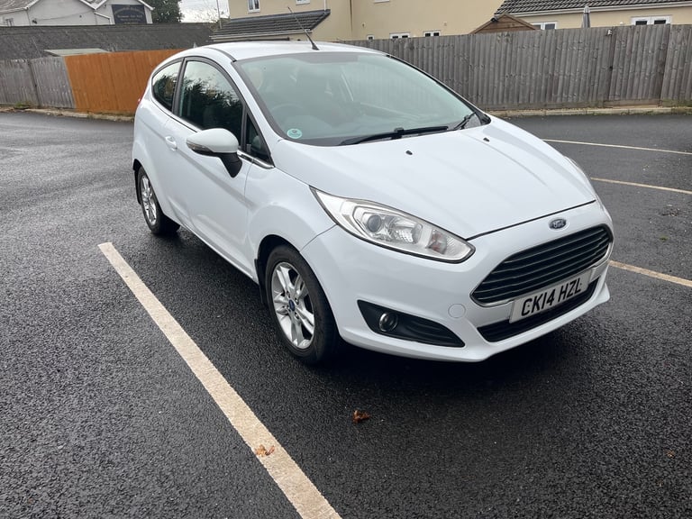 Ford, FIESTA, Hatchback, 2014, Manual, 1241 (cc), 3 doors