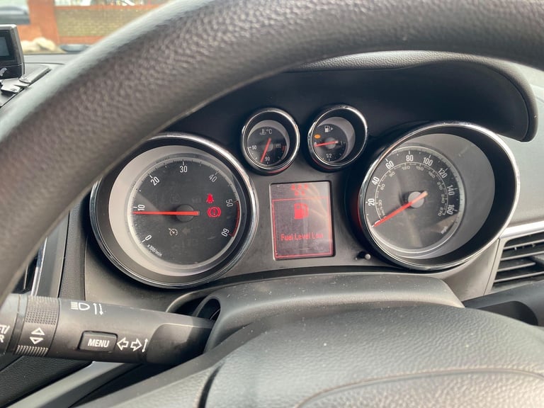 2014 Vauxhall Zafira Tourer 2.0 CDTi Exclusiv Auto Euro 5 5dr MPV Diesel Automatic