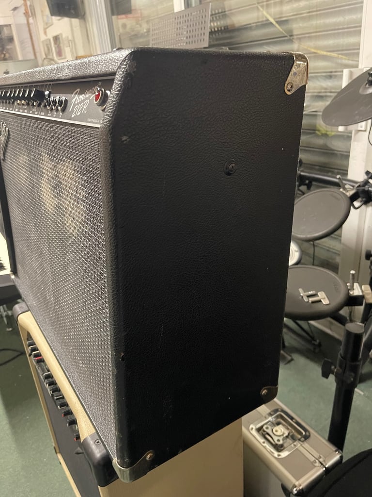 Fender Frontman 212r guitar amplifier Combo 2x12 100watt Speakers 2 Channel