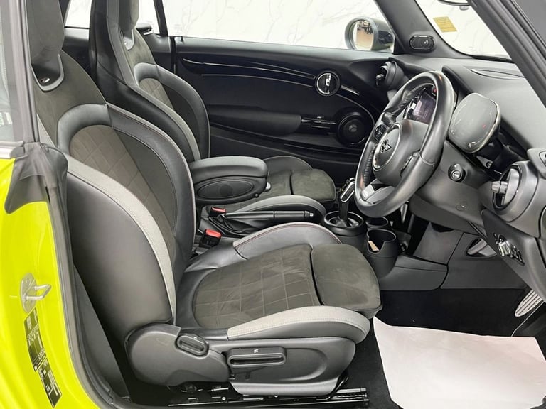 2021 MINI Convertible 1.5 Cooper Sport Convertible 2dr Petrol Steptronic Euro 6 (s/s) (136 ps) Co...