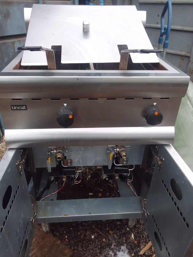 Commercial catering equipment Lincat gas fryer trailer restaurant kitchen items 