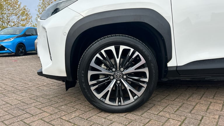 2022 Toyota Yaris Cross 1.5 Hybrid Excel 5dr CVT [Panoramic Roof] Hybrid Estate Estate Hybrid Aut...