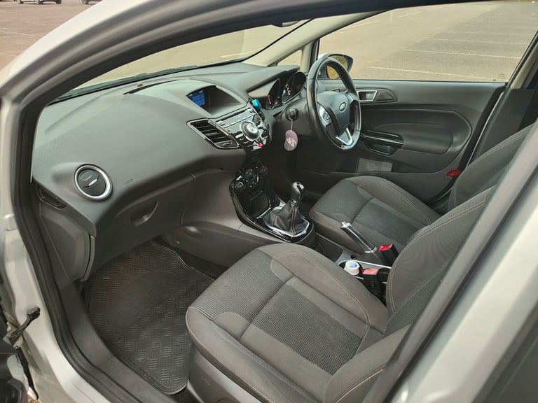 Ford, FIESTA, Hatchback, 2016, Manual, 1498 (cc), 5 doors