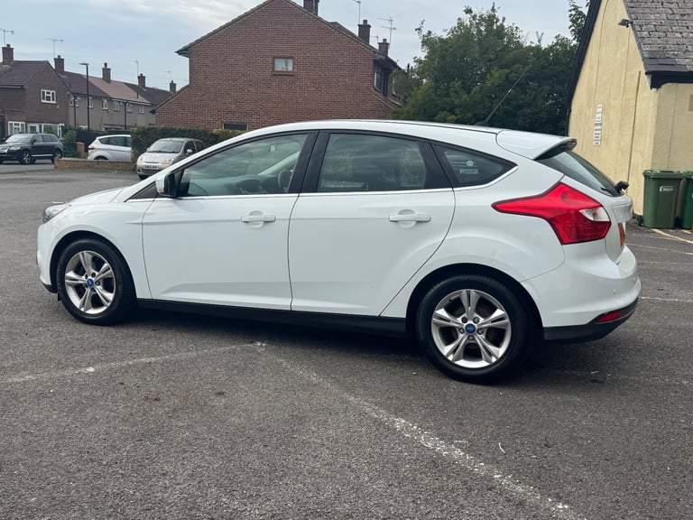 2012 (62) Ford, FOCUS, Zetec Hatchback, Manual, 998 (cc), Petrol 5 doors Low Mileage 