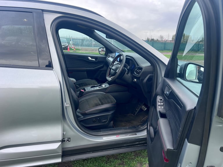 2023 Ford Kuga 2.5 EcoBoost Duratec 14.4kWh ST-Line X SUV 5dr Petrol Plug-in