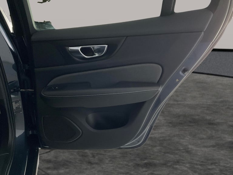 2021 Volvo V60 2.0 B3 MHEV R-Design Estate 5dr Petrol Hybrid DCT Auto Euro 6 (s/s) (163 ps Estate...