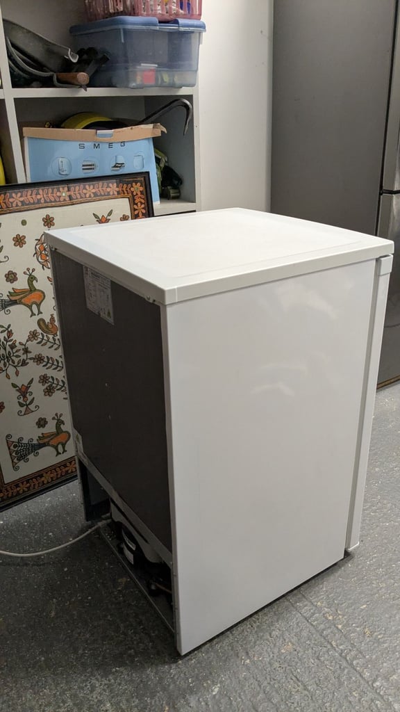 Under counter fridge in excellent working order