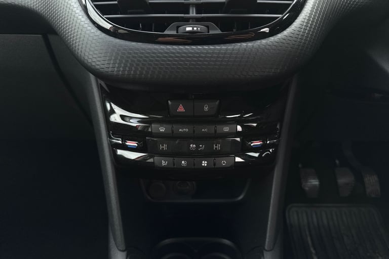 2018 Peugeot 208 1.5 BlueHDi Tech Edition 5dr Hatchback DIESEL Manual