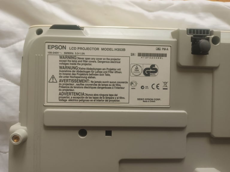 Epson LCD Projector model H353B with original remote control and power cable FAULTY