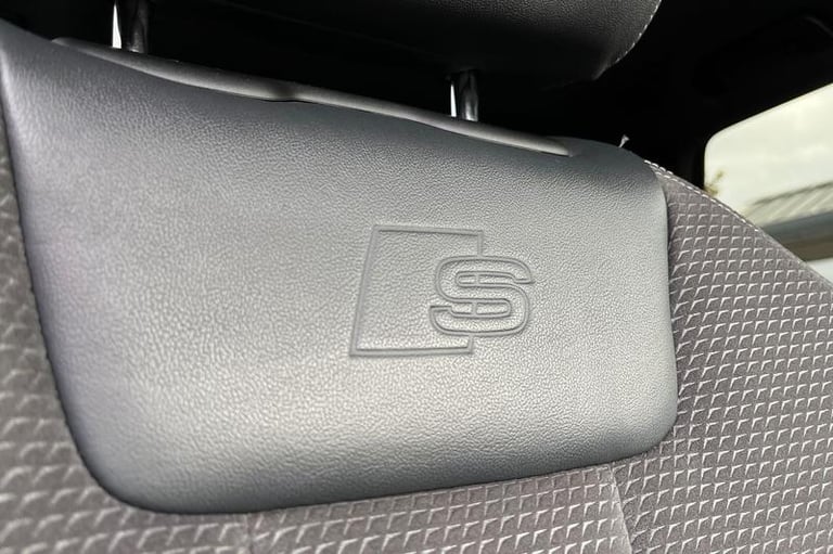 2019 Audi A4 40 TDI S Line 5dr S Tronic ** Paddle Shifters - Bluetooth / USB Connection Estate Di...