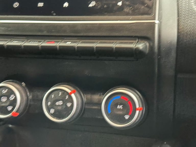 2019 Renault Clio 1.0 TCe Iconic Hatchback 5dr Petrol Manual Euro 6 (s/s) (100 ps) Hatchback Petr...