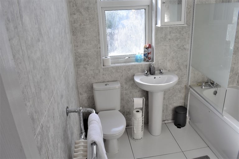 4 Bedroom House in Southend On Sea To Rent (Company let available)