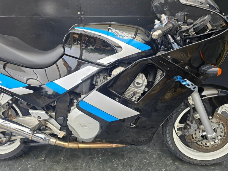 TRIUMPH DAYTONA 750 PROJECT BIKE HPI CLEAR