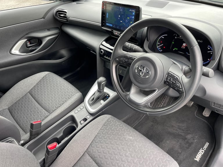2023 Toyota Yaris Cross 1.5 VVT-h Design SUV 5dr Petrol Hybrid E-CVT Euro 6 (s/s) (116 ps) HATCHB...