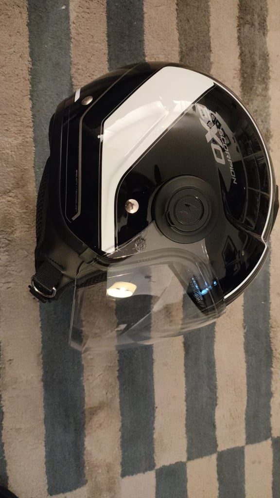 NEW SCORPION EXO-CITY BLACK AND WHITE HELMET SIZE L