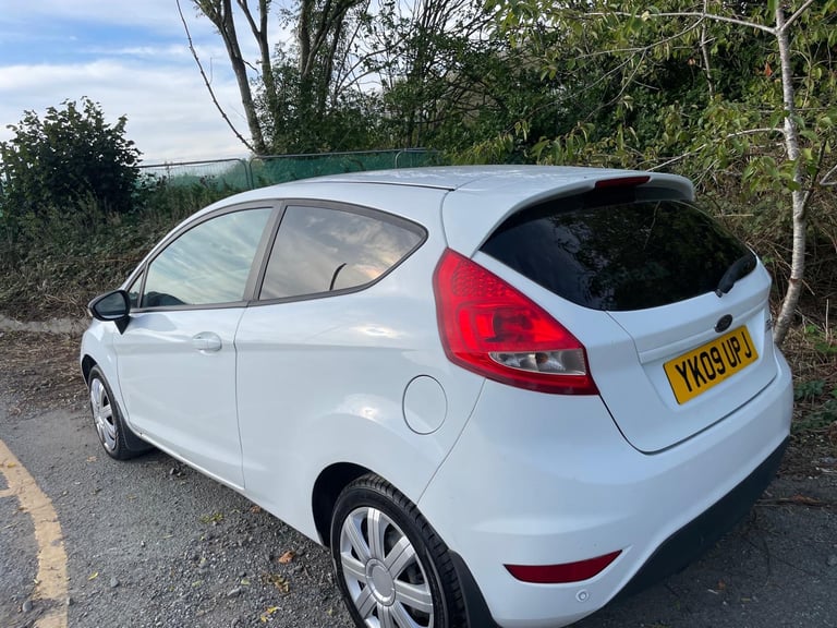 FORD FIESTA 1.2 STYLE 09 REG WHITE 3 DOOR MOT APRIL 5TH 2026 SERVICE HISTORY LOW INSURANCE 48+MPG