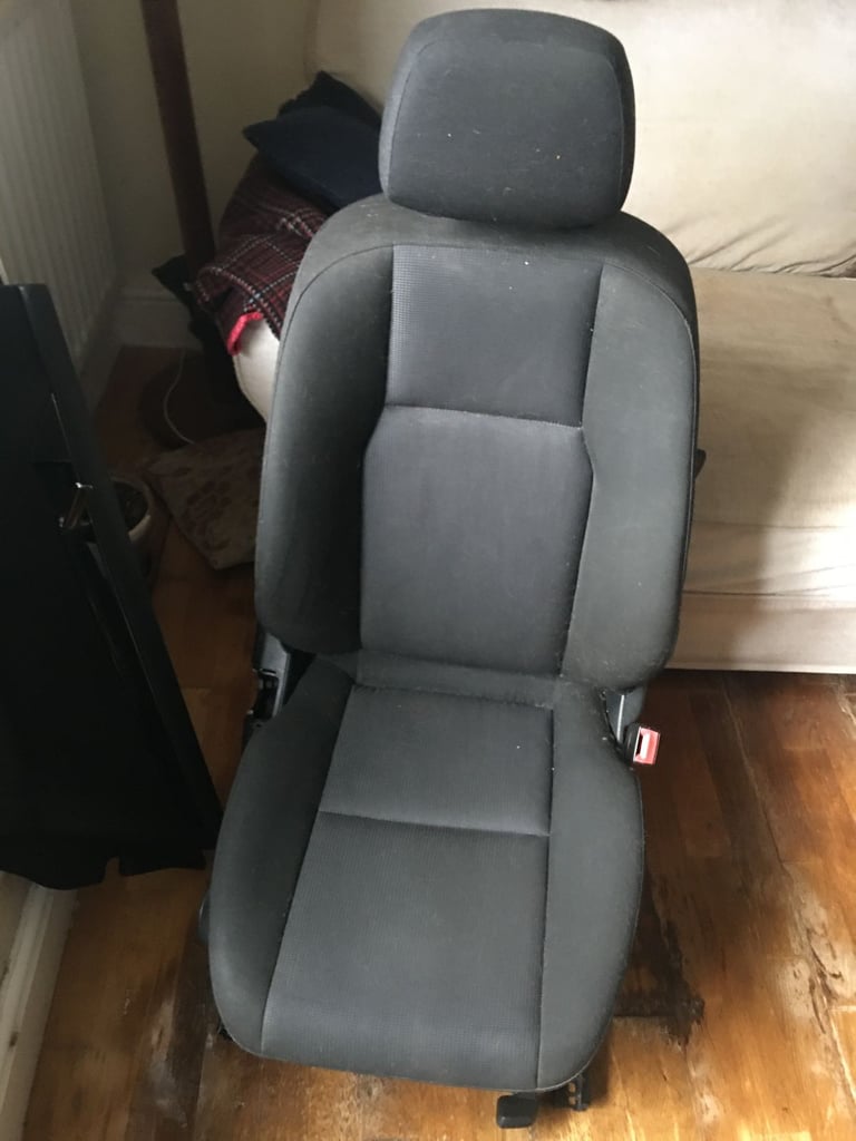 MERCEDES-BENZ C W204: front/rear seats, front and rear door panels