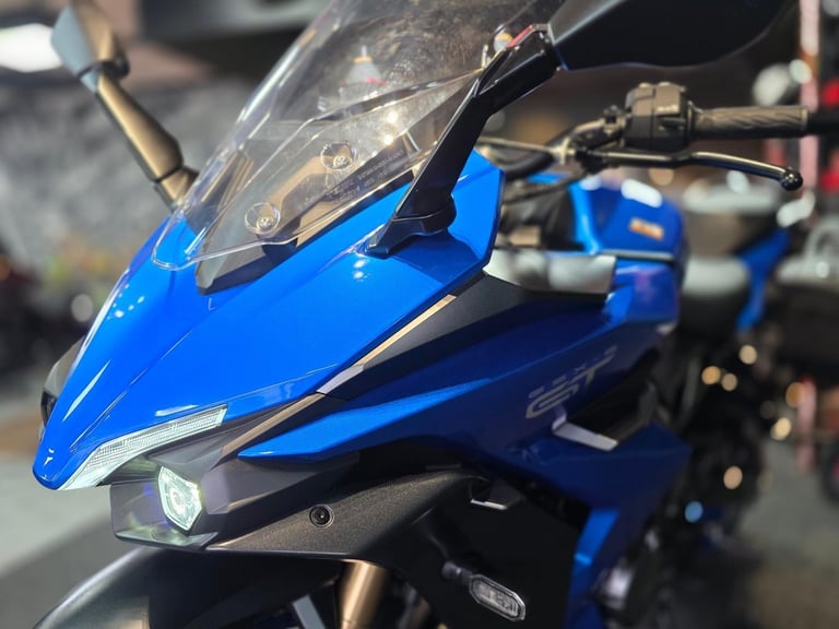 2023 SUZUKI GSX-S 1000 GT LUGGAGE WITH 4,870 MILE'S 