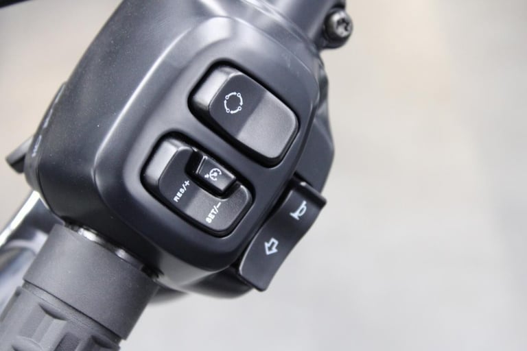 2025 Harley-Davidson FXBB Softail Street Bob 117 in Vivid Black