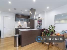 2 bedroom flat in Christian Street, London, E1 (2 bed) (#2663582)
