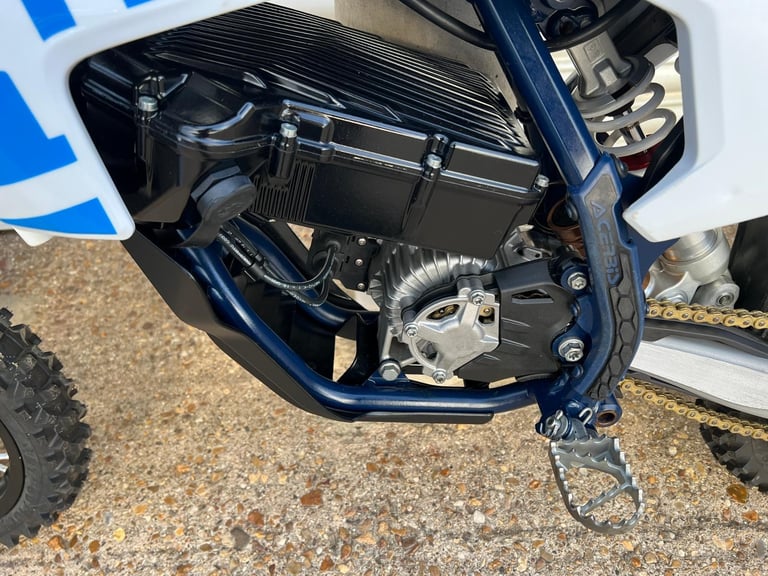 DANNYS DIRT BIKES MINT HUSQVARNA EE5 2024 ELECTRIC MOTOCROSS BIKE KTM E5 2024