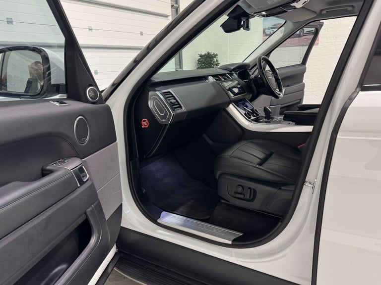 2018 Land Rover Range Rover Sport 2.0 SD4 HSE 5dr Auto ESTATE DIESEL Automatic