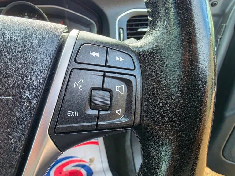 Volvo V60 D4 CROSS COUNTRY SE NAV