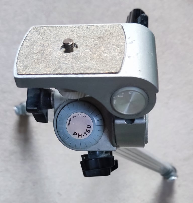 Velbon camera tripod