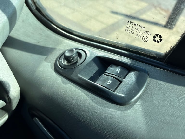 2006 Vauxhall Vivaro 2900 SWB - New Years MOT - NO VAT 