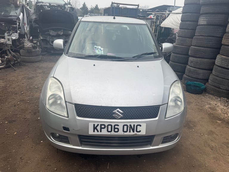 Suzuki swift 1.3 automatic 2006 silver BREAKING FOR PARTS 