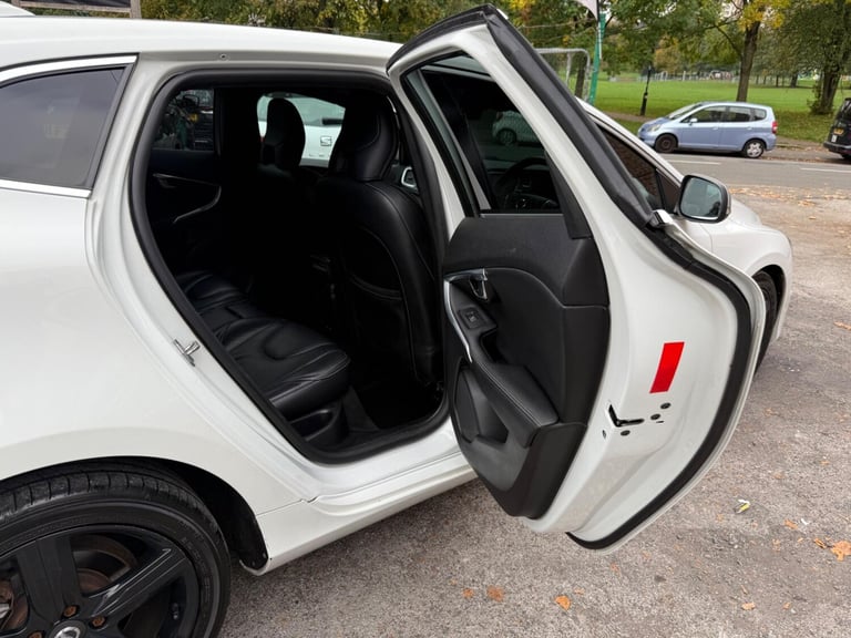 2019 Volvo V40 1.5 T3 R-Design Edition Auto Euro 6 (s/s) 5dr HATCHBACK Petrol Automatic