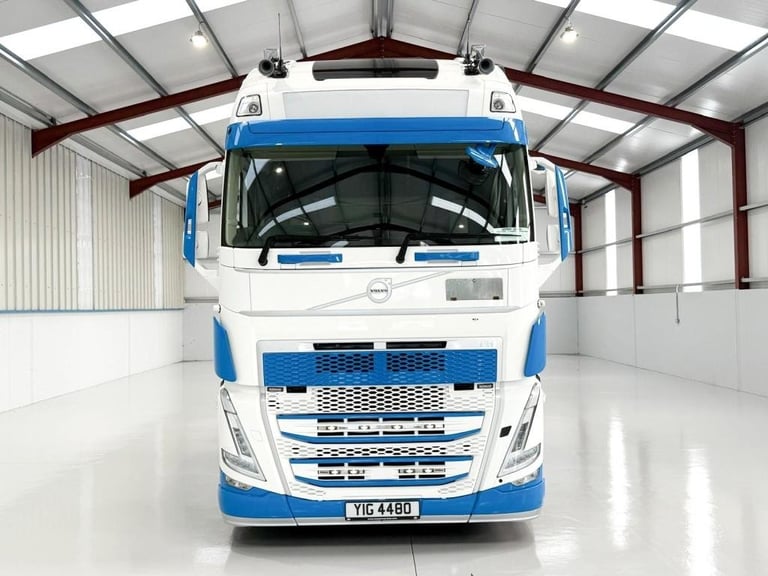 VolvoFH540,XL,SIDE SKIRTS ,AIR HORNS , FRONT AIR SUSP,TWIN FUEL TANKS 