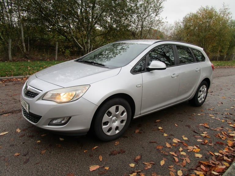 VAUXHALL ASTRA 1.7 CDTi ecoFLEX Exclusiv 2012