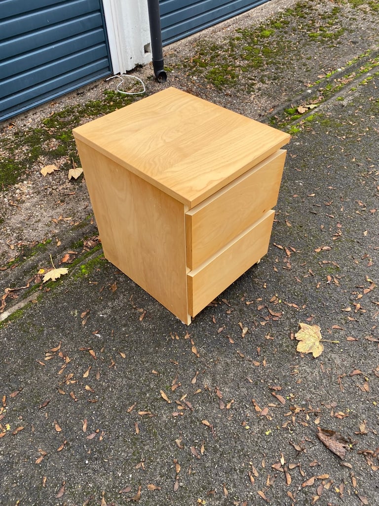 BEDSIDE TABLE FOR SALE 