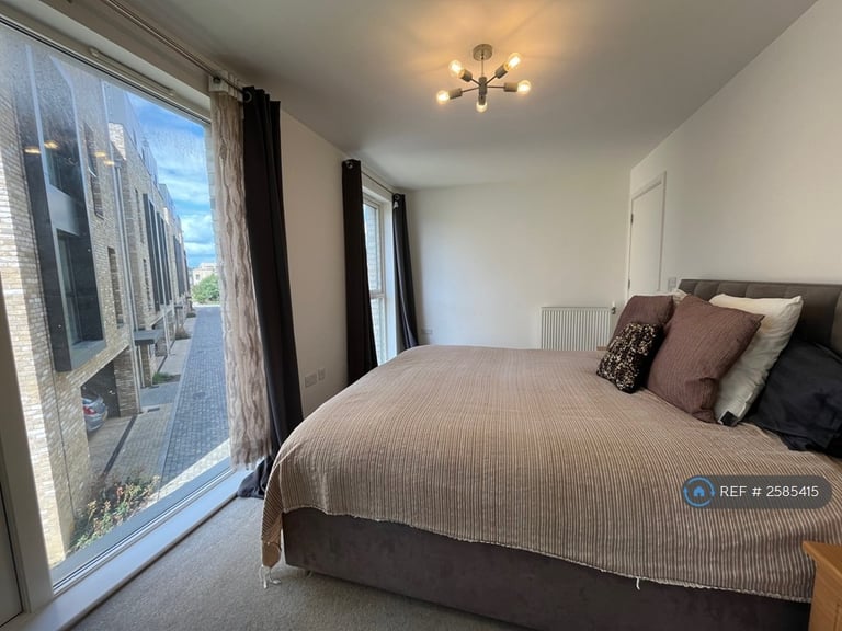 2 bedroom flat in Fowler Avenue, Trumpington, Cambridge, CB2 (2 bed) (#2585415)