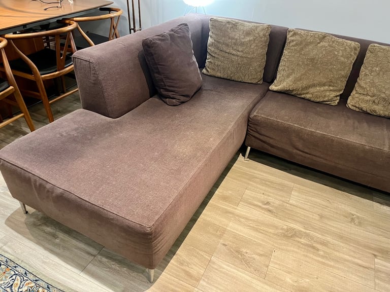 Corner sofa with chaise 