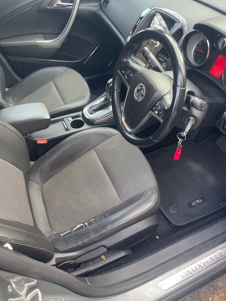 Vauxhall, ASTRA, Estate, 2011, Other, 1598 (cc), 5 doors