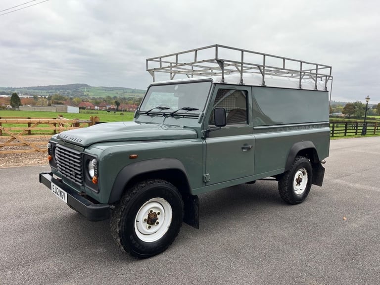 2012 Land Rover Defender 122bhp 2.2 TDCi Hard Top SUV Diesel Manual 4WD Euro 5 ONLY33K PANEL VAN ...