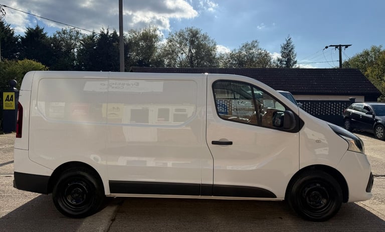 2019 Renault Trafic 1.6 dCi 27 Business+ SWB Standard Roof Euro 6 5dr Diesel