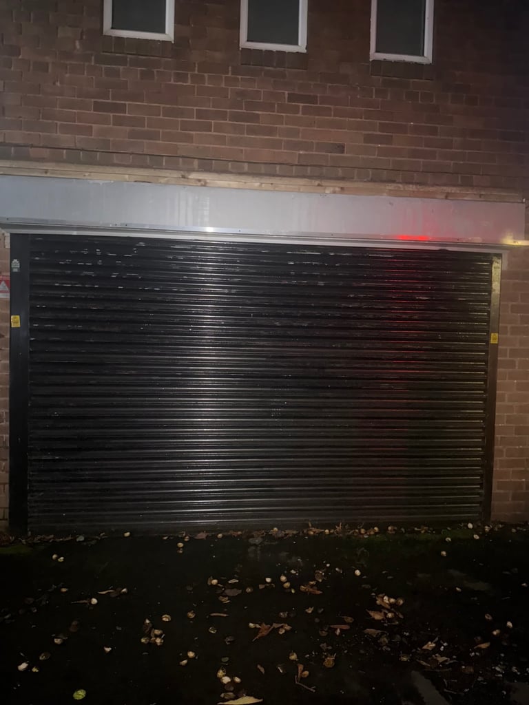 * Shop To Let in Shirley £750.00 PCM*