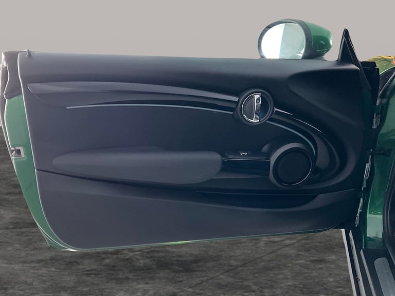 2023 MINI Electric Hatch Cooper SE 32.6kWh Level 2 Hatchback 3dr Electric Auto (184 ps) - INTERIO...