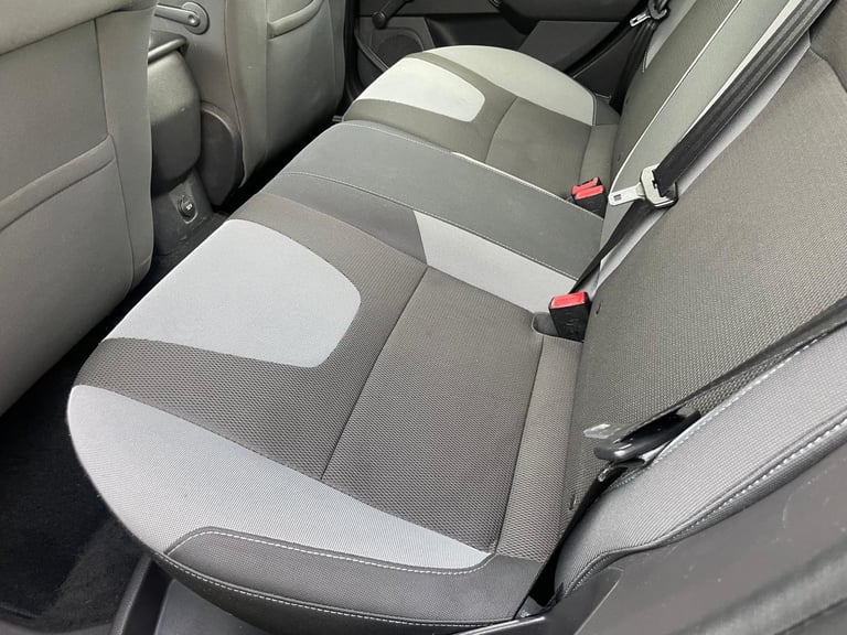 FORD FOCUS 1.6 ZETEC 11 REG BLACK 5 DOOR TIMING BELT REPLACED MOT JULY 2026 LOW INSURANCE 45+MPG