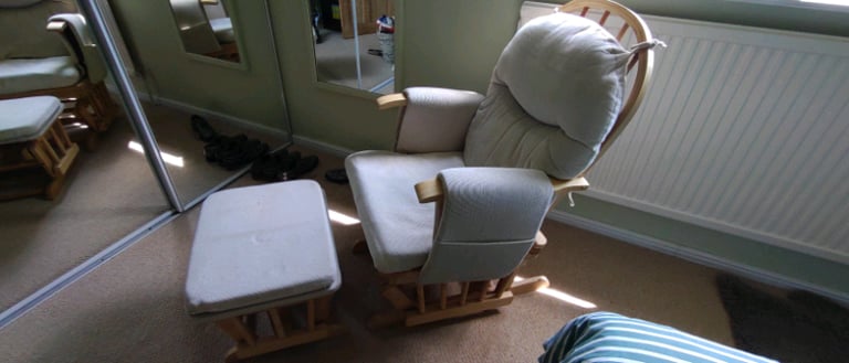 New Mother nursery chair and foot stool