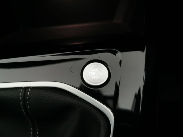 2023 Volkswagen Golf 1.5 TSI R-Line Hatchback 5dr Petrol Manual Euro 6 (s/s) (130 ps) - LED - HE ...